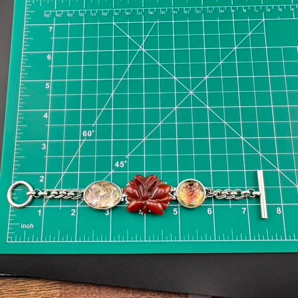 Kenneth Cole NY Carved Flower floral Resin Toggle Link Bracelet 7" - Picture 5 of 5